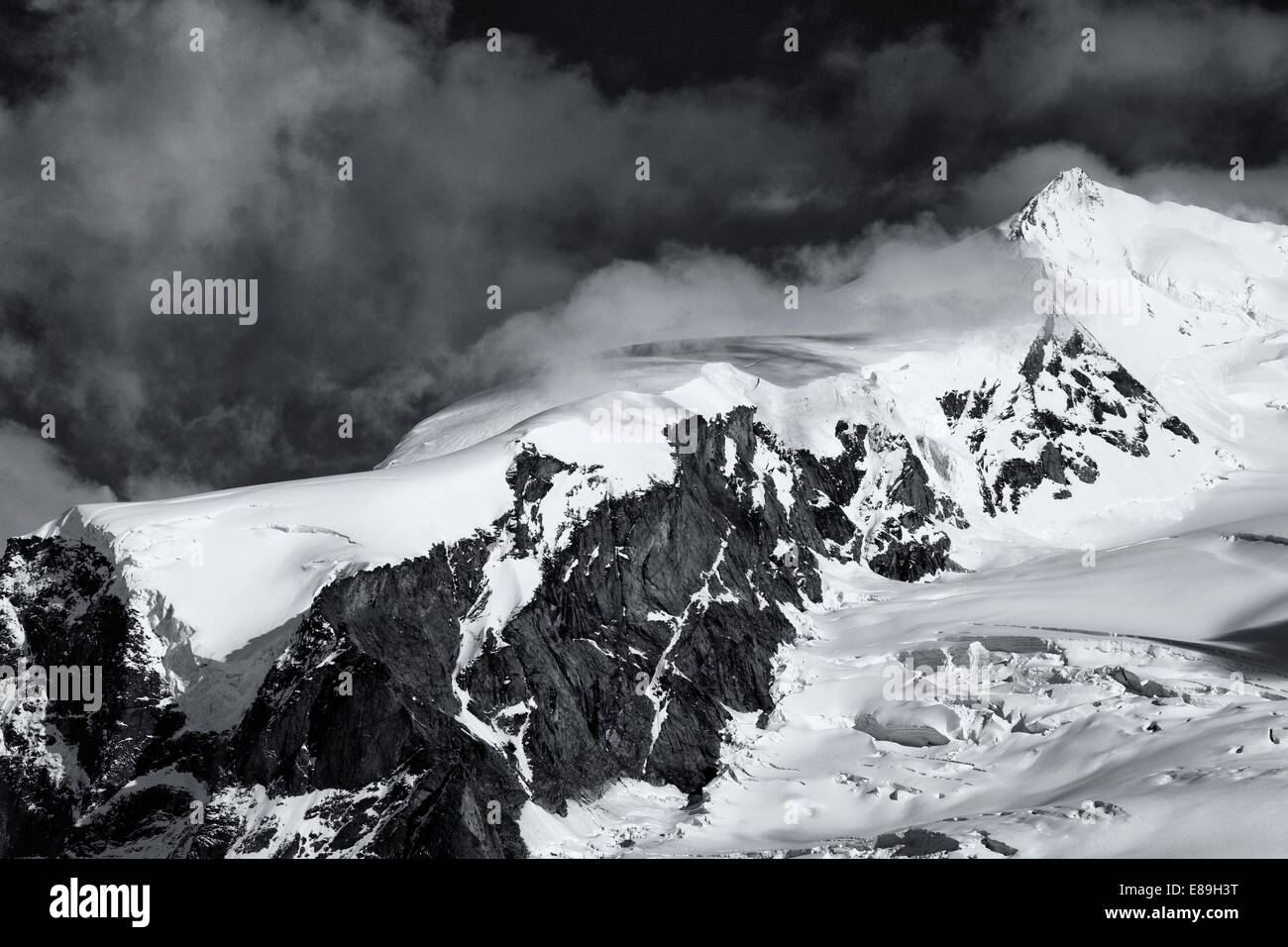 Nordend Spitze sommet à Monte Rosa, tourné à partir de Gornergrat (3090MNP), Alpes Suisses. Zermatt, Suisse Banque D'Images