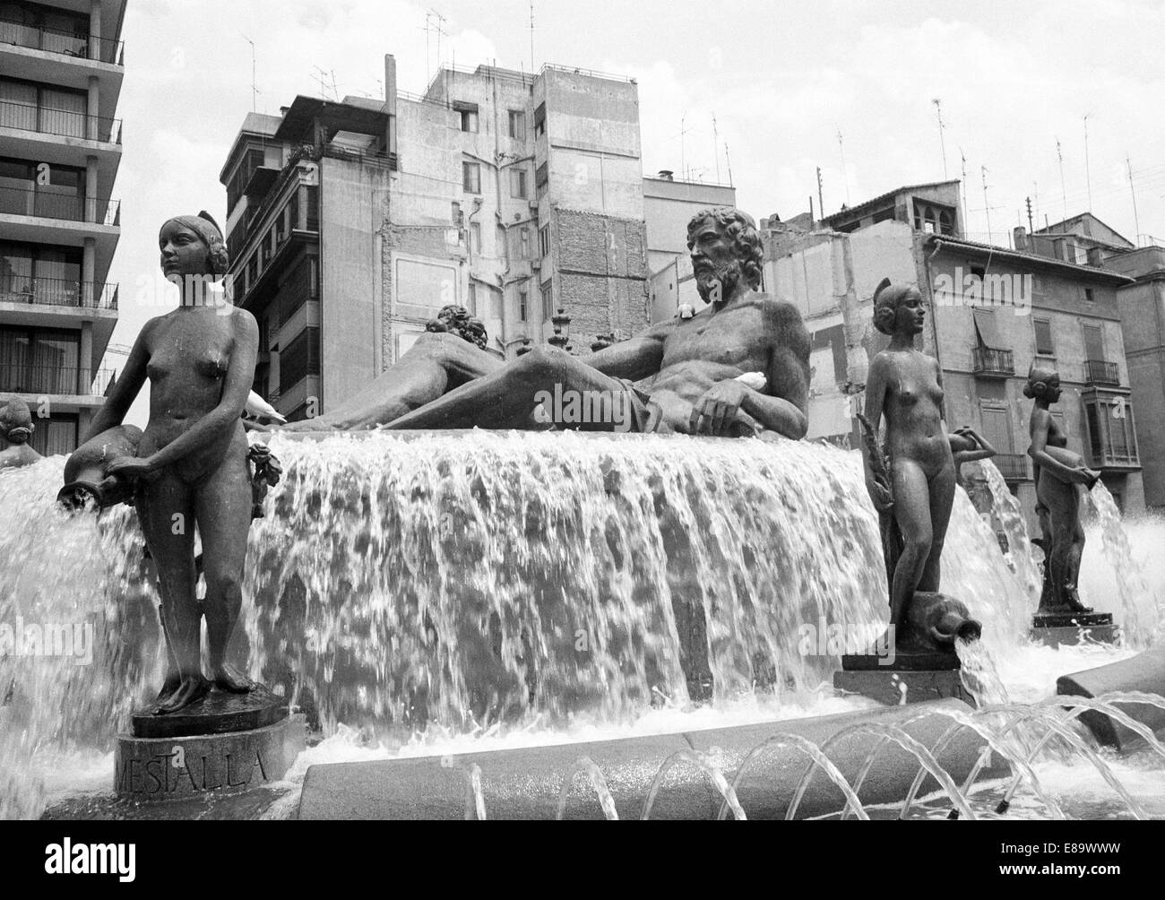 Années 70, l'espagne, Valence, Mer Méditerranée, Virgin Square, Turia Fontaine, dieu de la mer Grec Banque D'Images