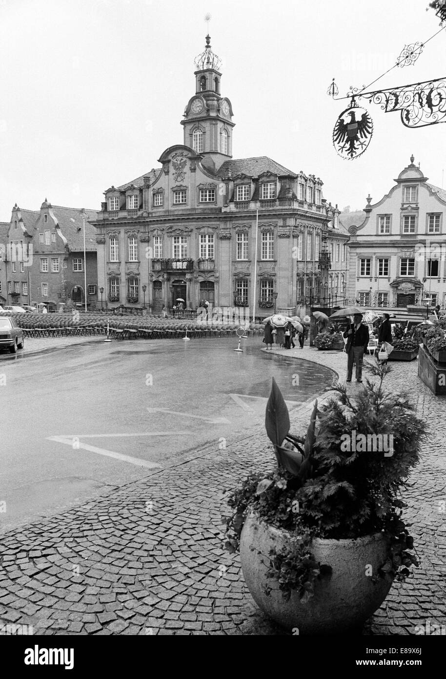 Achtziger Jahre, Marktplatz und Barockrathaus dans Schwaebisch Hall, Hohenlohe, Schwaebisch-Fraenkischer Wald, Bade-Wurtemberg Banque D'Images