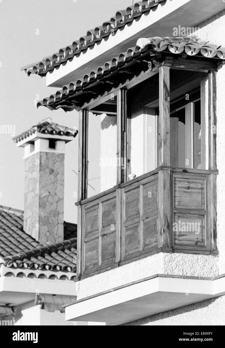 Achtziger Jahre, Terrasse und Schornstein auf dem Dach, Wohnhaus à Puerto de la Cruz, Teneriffa, Kanarische Inseln, Spanien Banque D'Images