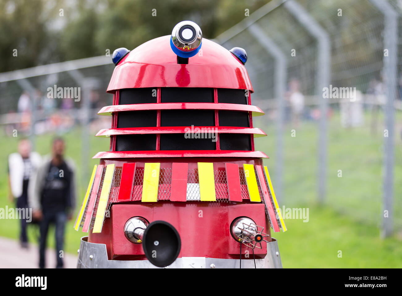 Dalek Racing lors de la journée d'action Miniworld Circuit à Castle Combe Banque D'Images