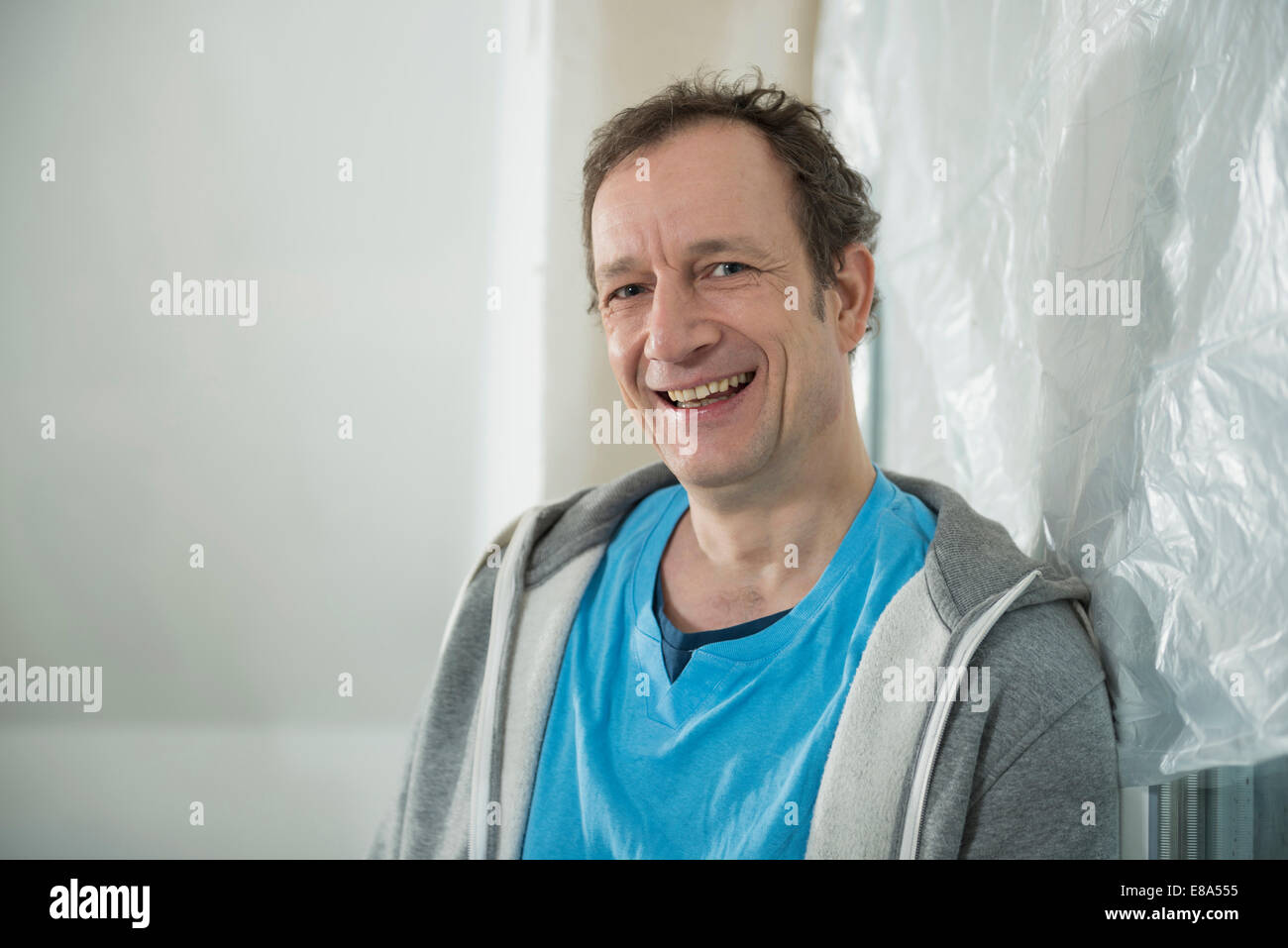 Portrait of man at construction site du nouveau bâtiment Banque D'Images