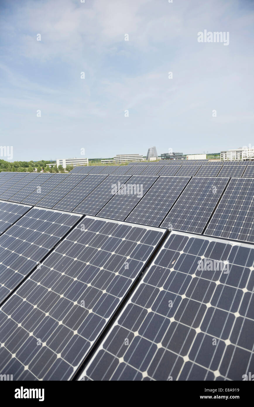 Parc solaire photovoltaïque toit électricité énergie Banque D'Images