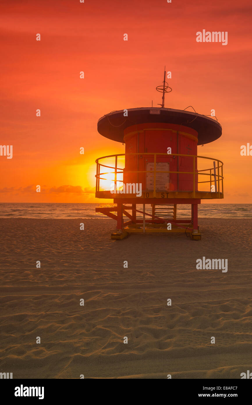 TOUR DE SAUVETAGE ART DÉCO CLASSIQUE DE LA DIXIÈME RUE (©WILLIAM LANE 2016) SOUTH BEACH MIAMI BEACH MIAMI FLORIDA ÉTATS-UNIS Banque D'Images