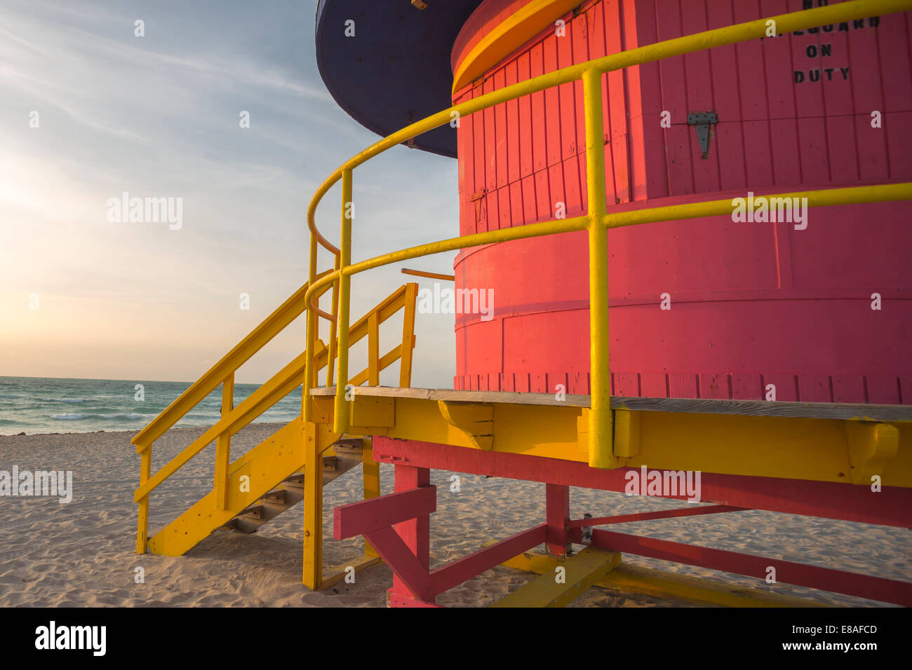 TOUR DE SAUVETAGE ART DÉCO CLASSIQUE DE LA DIXIÈME RUE (©WILLIAM LANE 2016) SOUTH BEACH MIAMI BEACH MIAMI FLORIDA ÉTATS-UNIS Banque D'Images