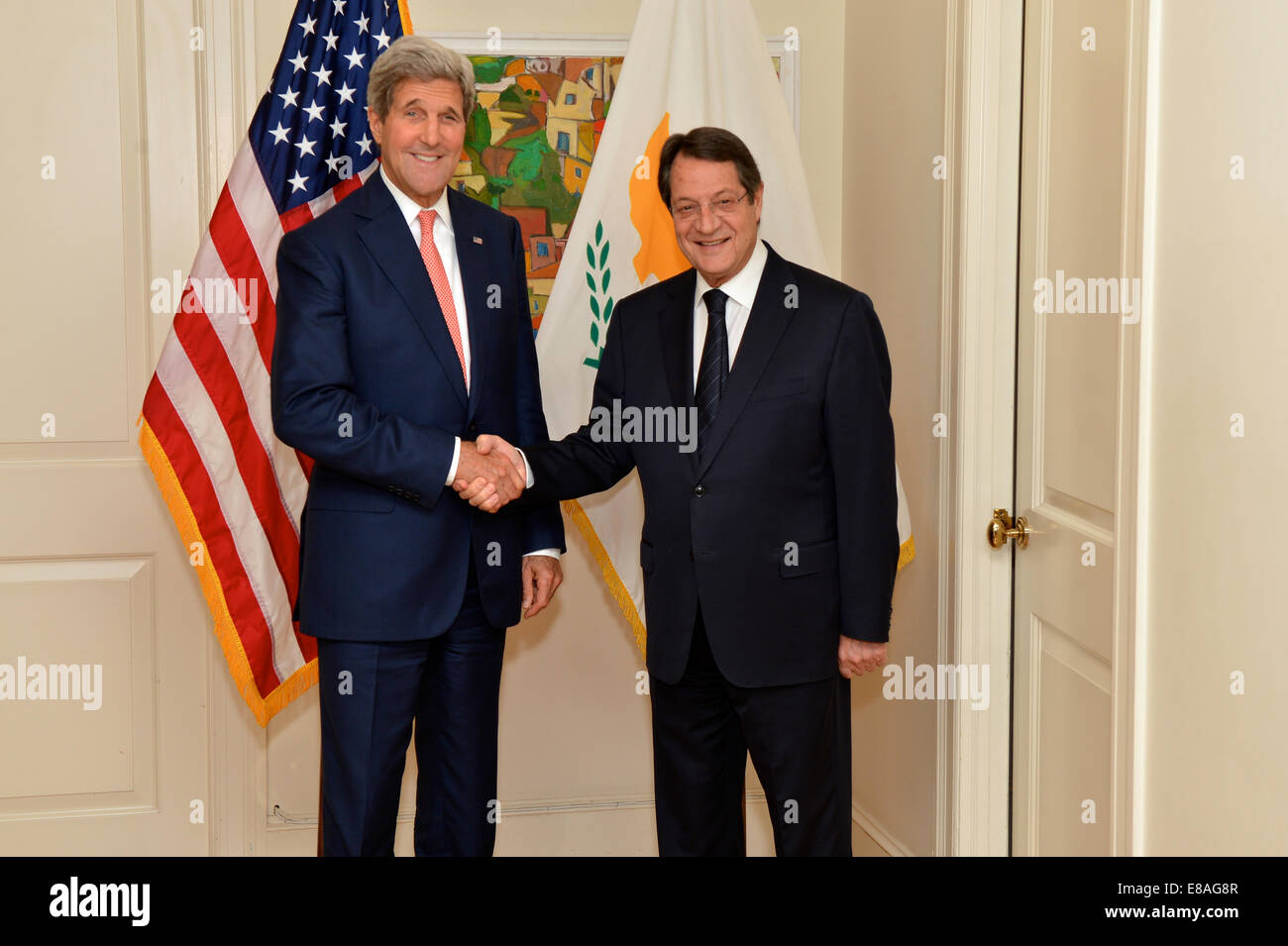 Le secrétaire d'Etat John Kerry rencontre le président chypriote Nicos Anastasiades à New York le 21 septembre 2014. Le Secrétaire est la tenue de réunions dans le cadre de la 69ème session de l'Assemblée générale des Nations Unies. Banque D'Images