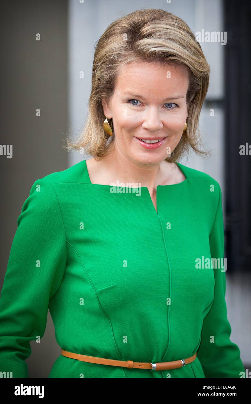 Bruxelles, Belgique. 2Nd Oct, 2014. La Reine Mathilde de Belgique visites l'exposition 'Sensation et sensualité, Rubens et son patrimoine" du peintre belge Peter Paul Rubens (1577-1640) au Musée Royal des beaux-arts de Bruxelles, Belgique, 2 octobre 2014. Photo : Patrick van Katwijk/Pays-Bas et France/AUCUN SERVICE DE FIL/dpa/Alamy Live News Banque D'Images