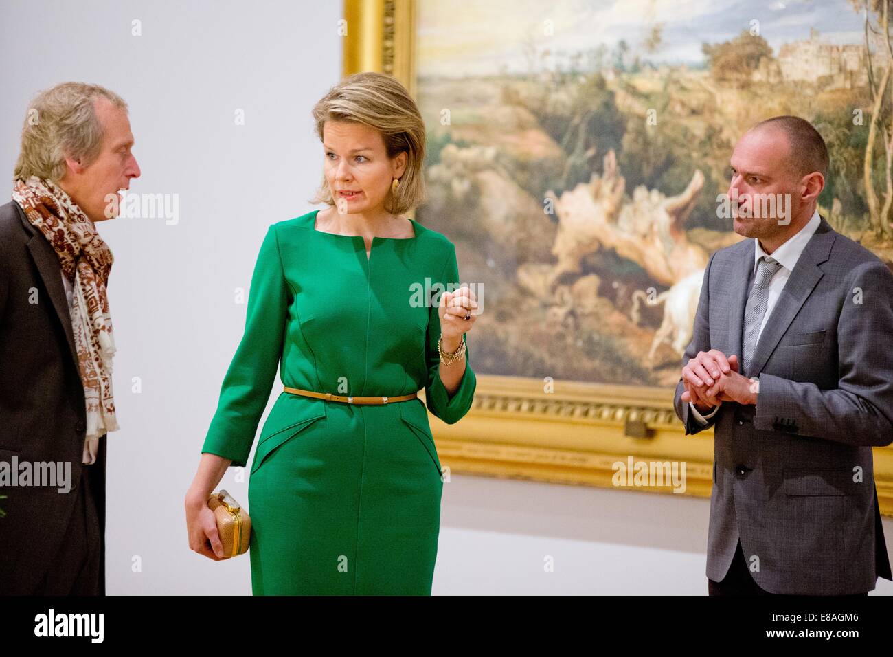 Bruxelles, Belgique. 2Nd Oct, 2014. La Reine Mathilde de Belgique visites l'exposition 'Sensation et sensualité, Rubens et son patrimoine" du peintre belge Peter Paul Rubens (1577-1640) au Musée Royal des beaux-arts de Bruxelles, Belgique, 2 octobre 2014. Photo : Patrick van Katwijk/Pays-Bas et France/AUCUN SERVICE DE FIL/dpa/Alamy Live News Banque D'Images