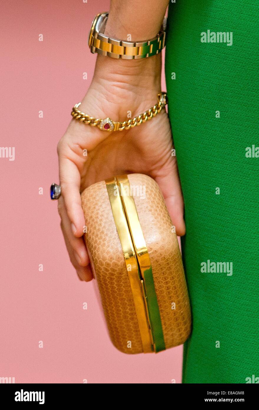 Bruxelles, Belgique. 2Nd Oct, 2014. La Reine Mathilde de Belgique visites l'exposition 'Sensation et sensualité, Rubens et son patrimoine" du peintre belge Peter Paul Rubens (1577-1640) au Musée Royal des beaux-arts de Bruxelles, Belgique, 2 octobre 2014. Photo : Patrick van Katwijk/Pays-Bas et France/AUCUN SERVICE DE FIL/dpa/Alamy Live News Banque D'Images