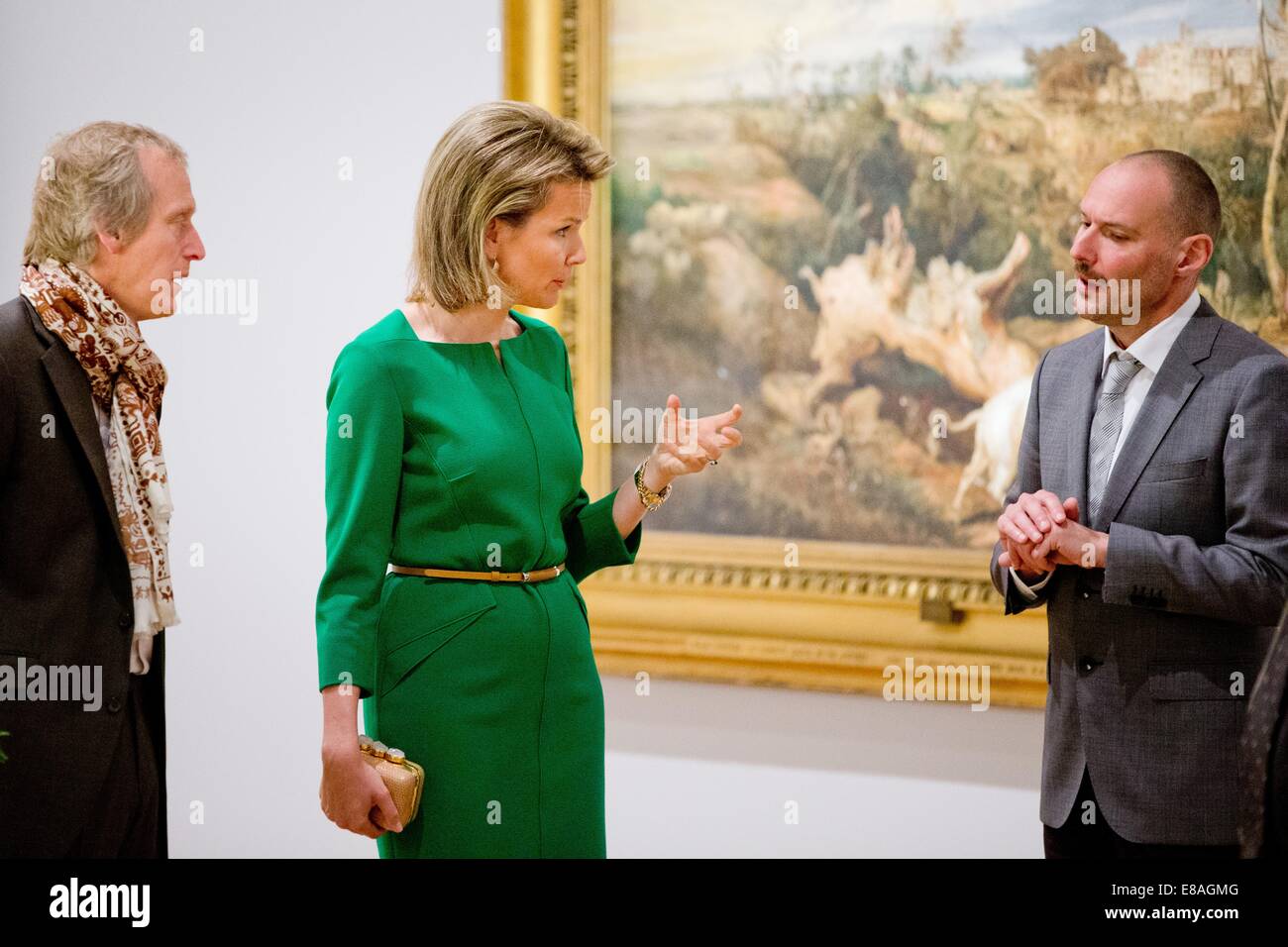 Bruxelles, Belgique. 2Nd Oct, 2014. La Reine Mathilde de Belgique visites l'exposition 'Sensation et sensualité, Rubens et son patrimoine" du peintre belge Peter Paul Rubens (1577-1640) au Musée Royal des beaux-arts de Bruxelles, Belgique, 2 octobre 2014. Photo : Patrick van Katwijk/Pays-Bas et France/AUCUN SERVICE DE FIL/dpa/Alamy Live News Banque D'Images
