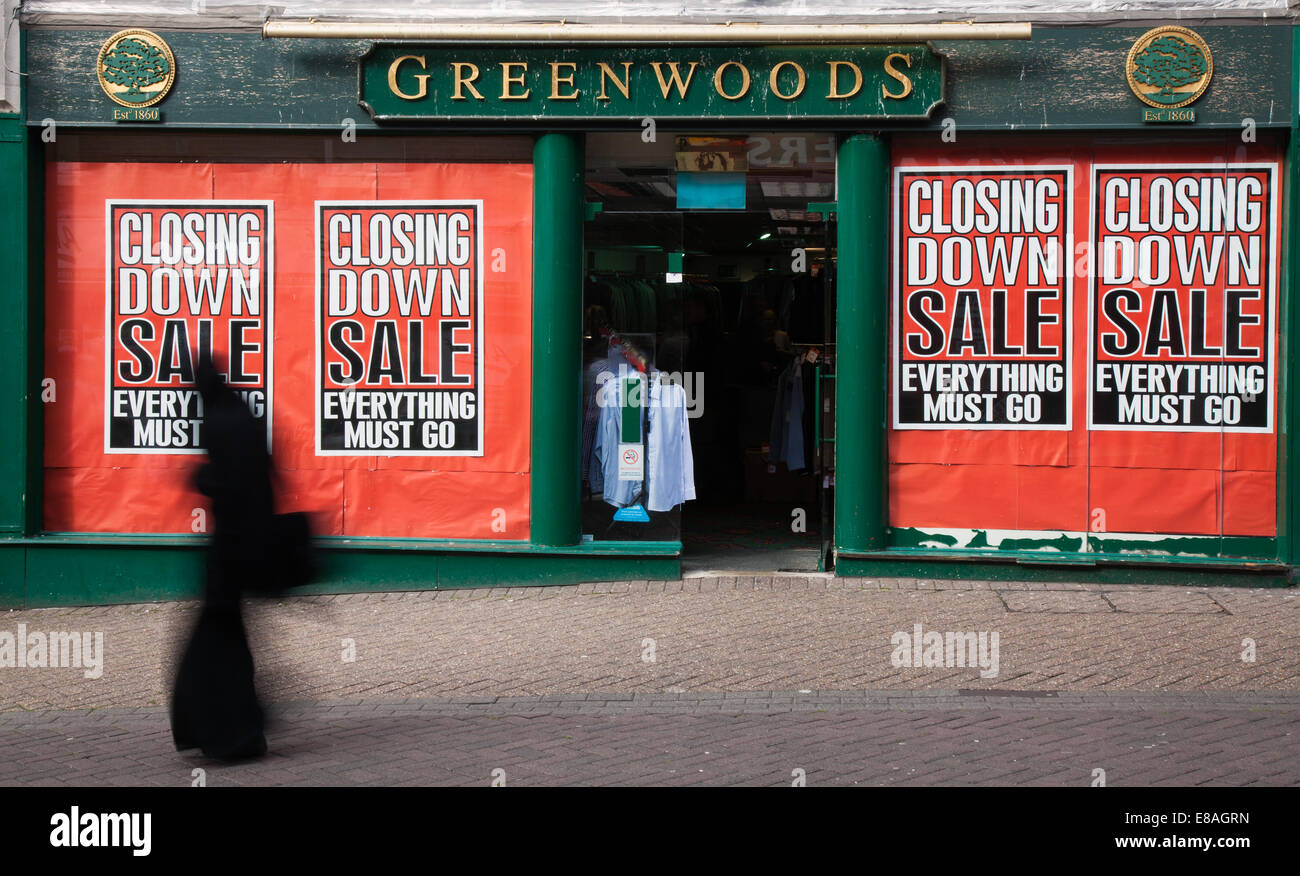 Greenwood store fermer la vente. Boutique de vêtements pour homme  Greenwoods Ltd, un détaillant de vêtements avec une solide réputation pour  le service à la clientèle et a célébré son 150e anniversaire