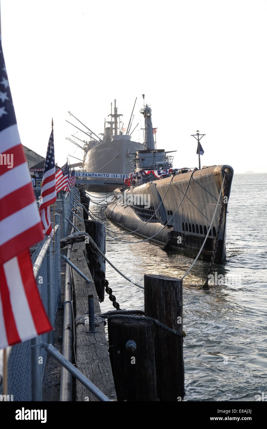 Sous-marin USS Pampanito WW2 à San Francisco Fisherman's wharf en Californie où elle est maintenant un musée de la marine Banque D'Images