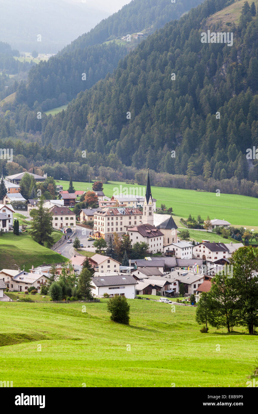 La ville pittoresque de Santa Maria Val Mustair, Grisons, Suisse Banque D'Images