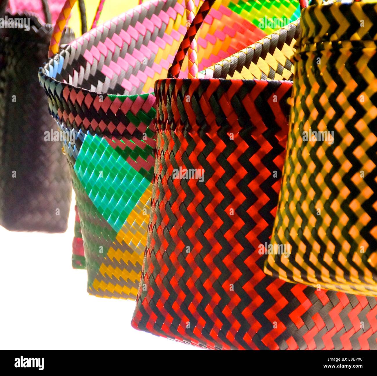 Des sacs colorés libre dans la couture traditionnelle autochtone Banque D'Images
