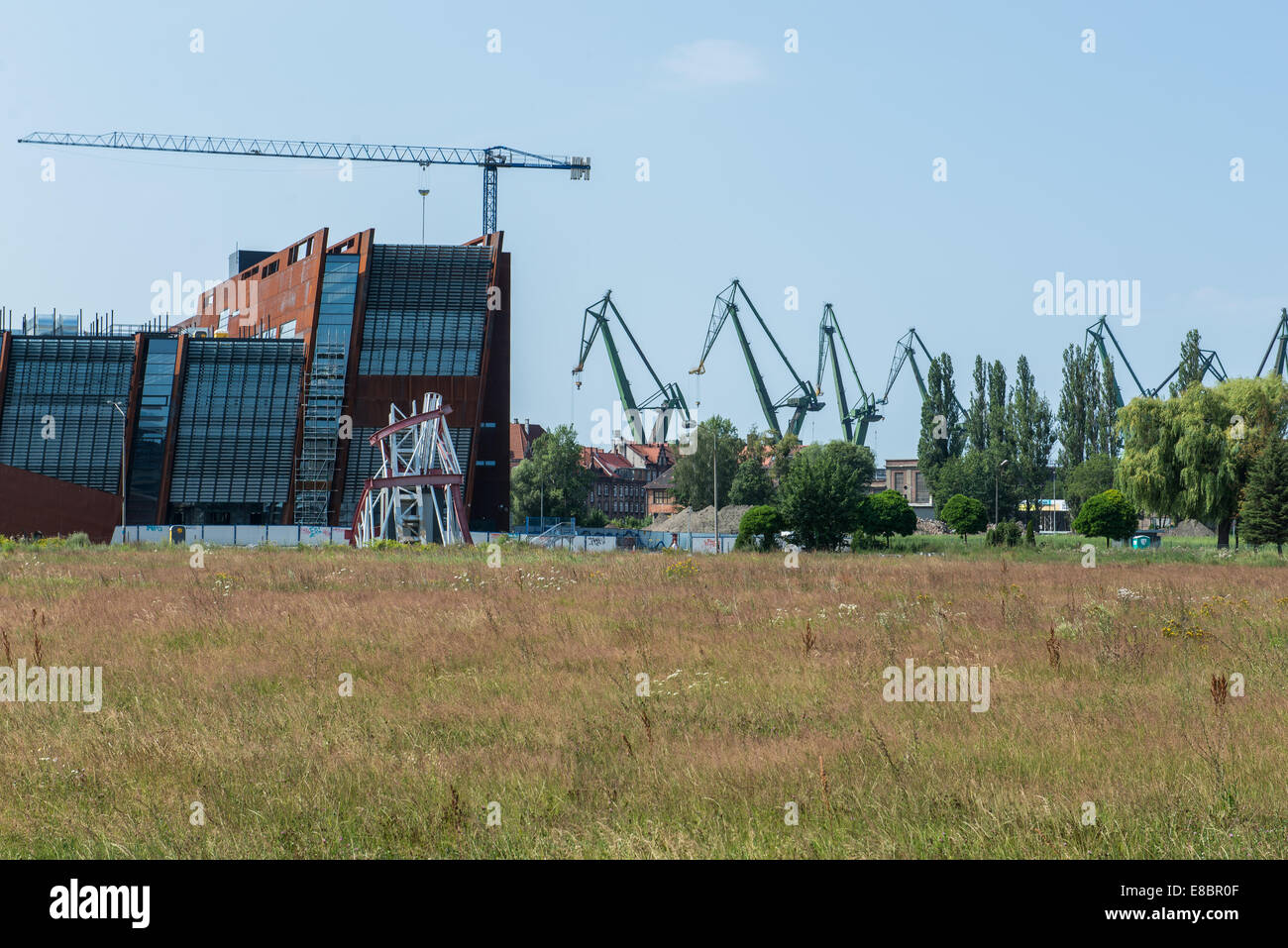 Centre de la solidarité européenne à côté de la célèbre gate no. 2 au chantier naval de Gdansk (ancien chantier naval Lénine de Gdansk, Pologne) Banque D'Images