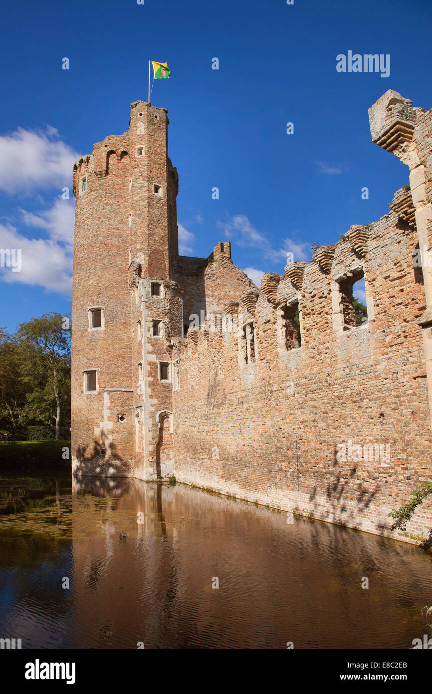 Caister ruine du château, construit en brique plus tôt du Royaume-Uni, par exemple avec des élèves1 Liste de construction Banque D'Images