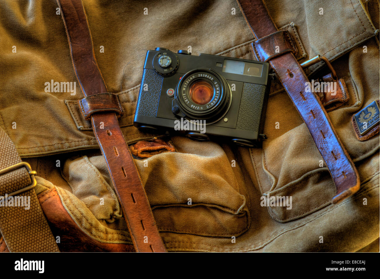 Film sur l'appareil photo Leica CL sac Belstaff Photo Stock - Alamy