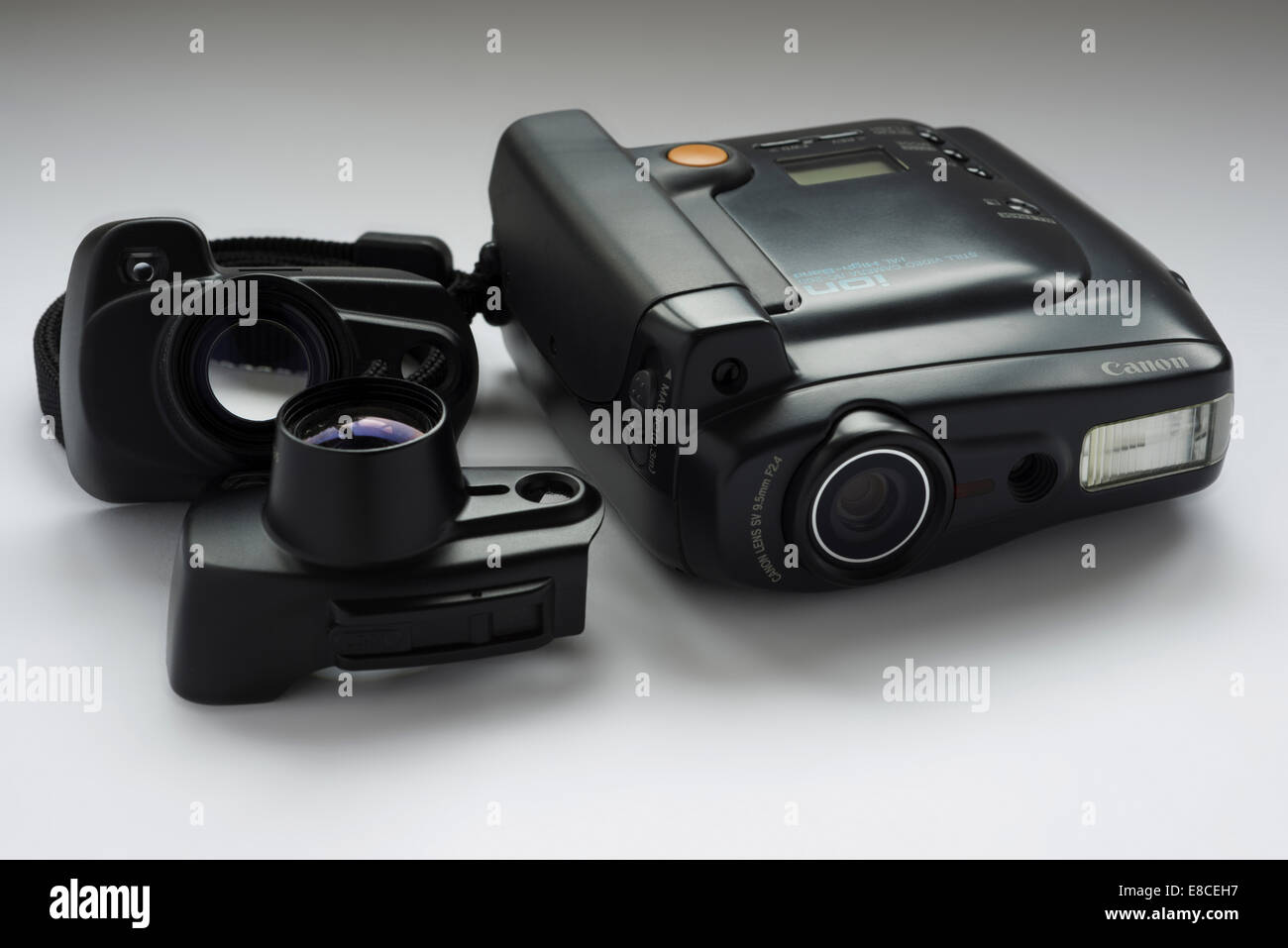 Ion de l'appareil photo numérique Canon des années 1980 avec les lentilles auxiliaires. Banque D'Images
