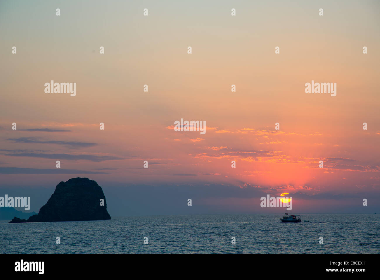 Coucher du soleil à Milos en Grèce Banque D'Images