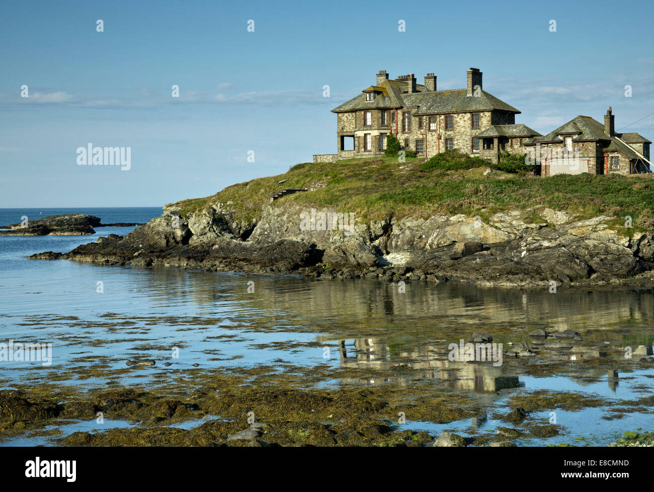 Craigy y Mor La Maison Hantée Trearddur Bay sur la côte ouest de l'île sacrée partie de l'île d'Anglesey (Sir Ynys Mon) Banque D'Images