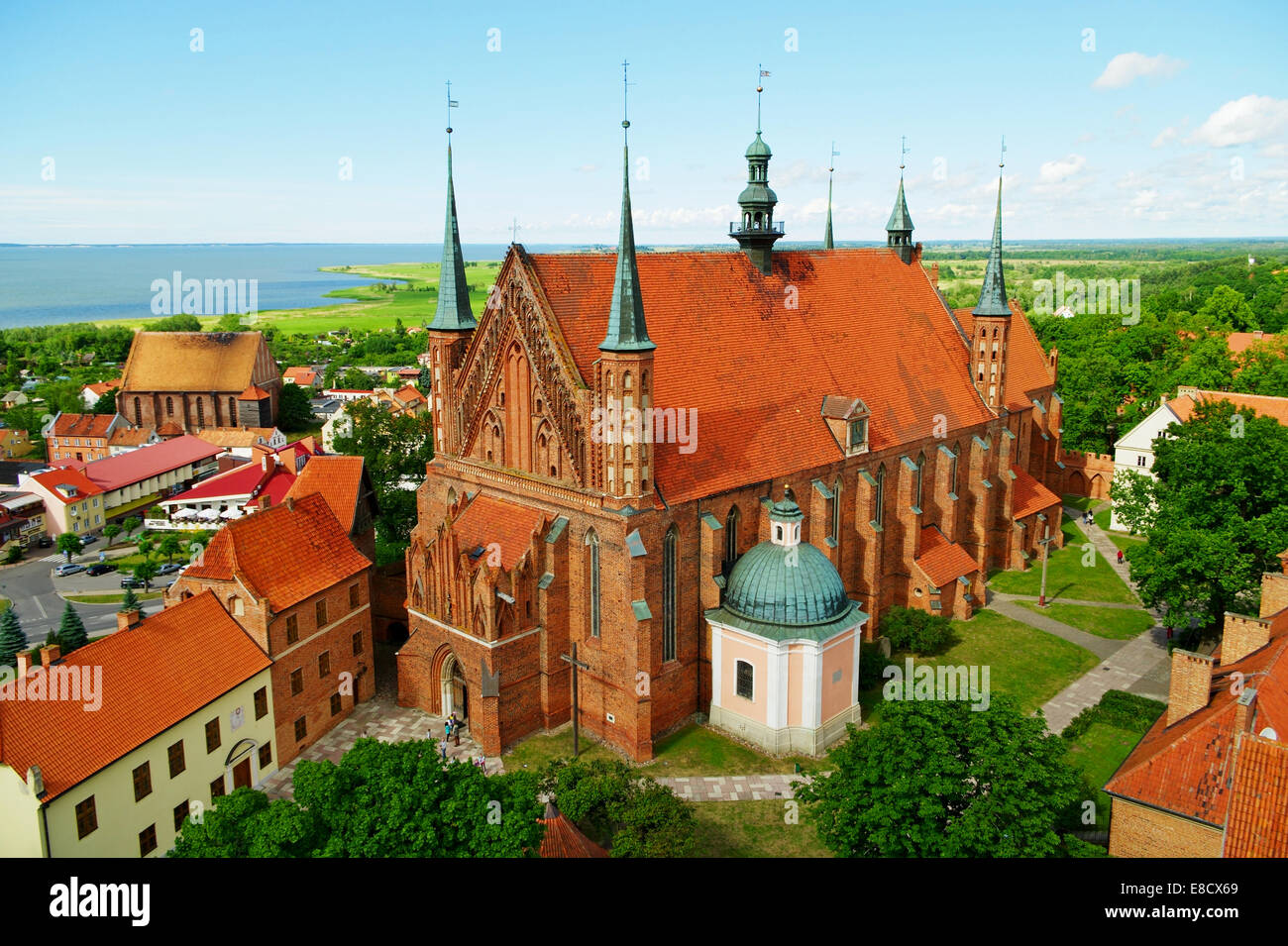 Gdansk, Pologne. Vue aérienne de l'Archi-cathédrale basilique de l'Assomption de la Très Sainte Vierge Marie et saint Andrew en Frombork. Banque D'Images