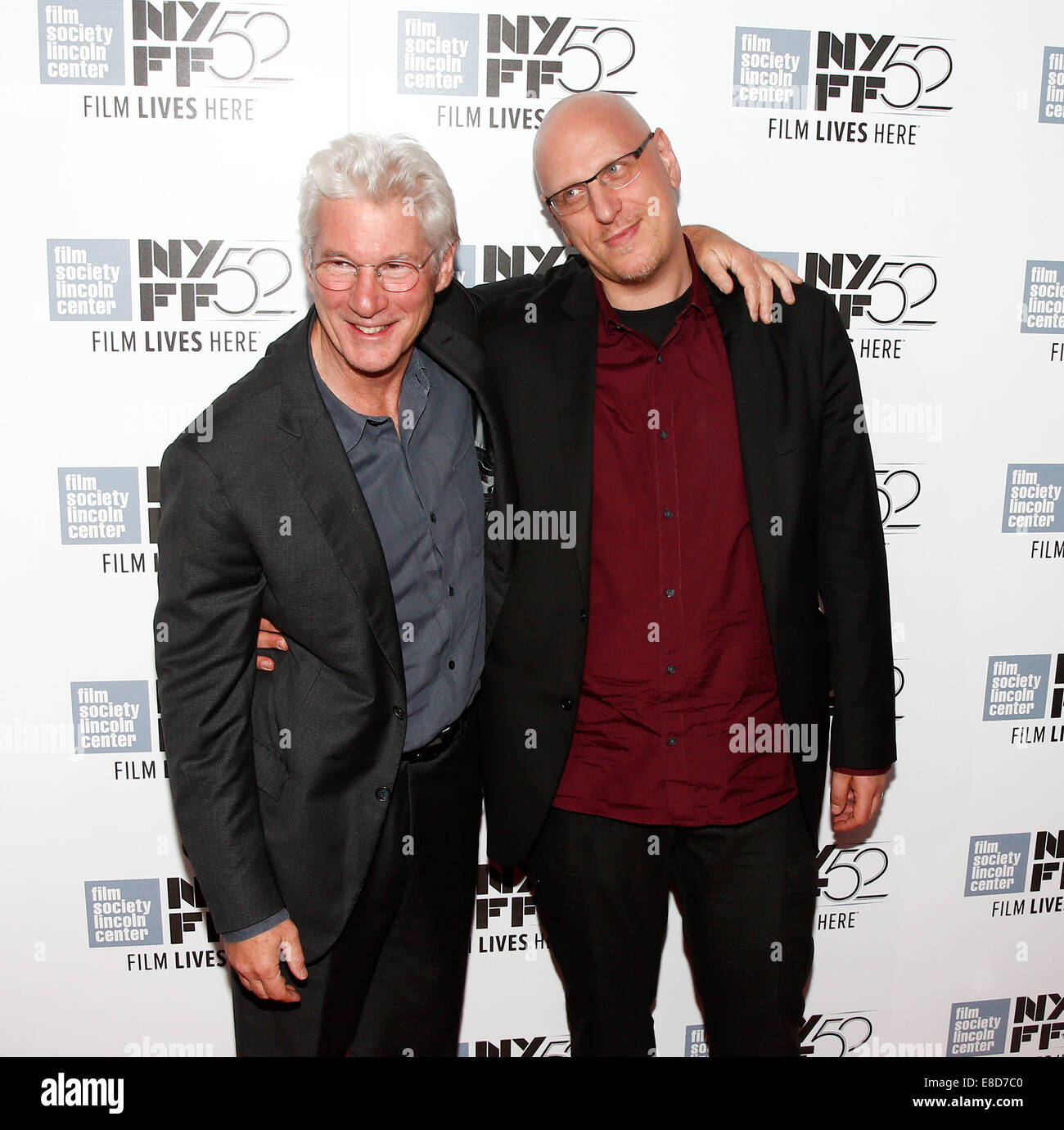 New York, USA. 5 octobre, 2014. L'acteur Richard Gere (L) et directeur Oren Moverman assister à la première du "Time Out of Mind" au 52e Festival du Film de New York à l'Alice Tully Hall le 5 octobre 2014 à New York. Credit : Debby Wong/Alamy Live News Banque D'Images