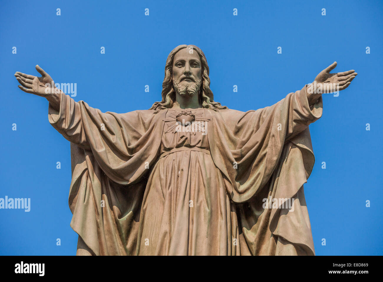 Une statue de Jésus avec les bras ouverts Banque D'Images