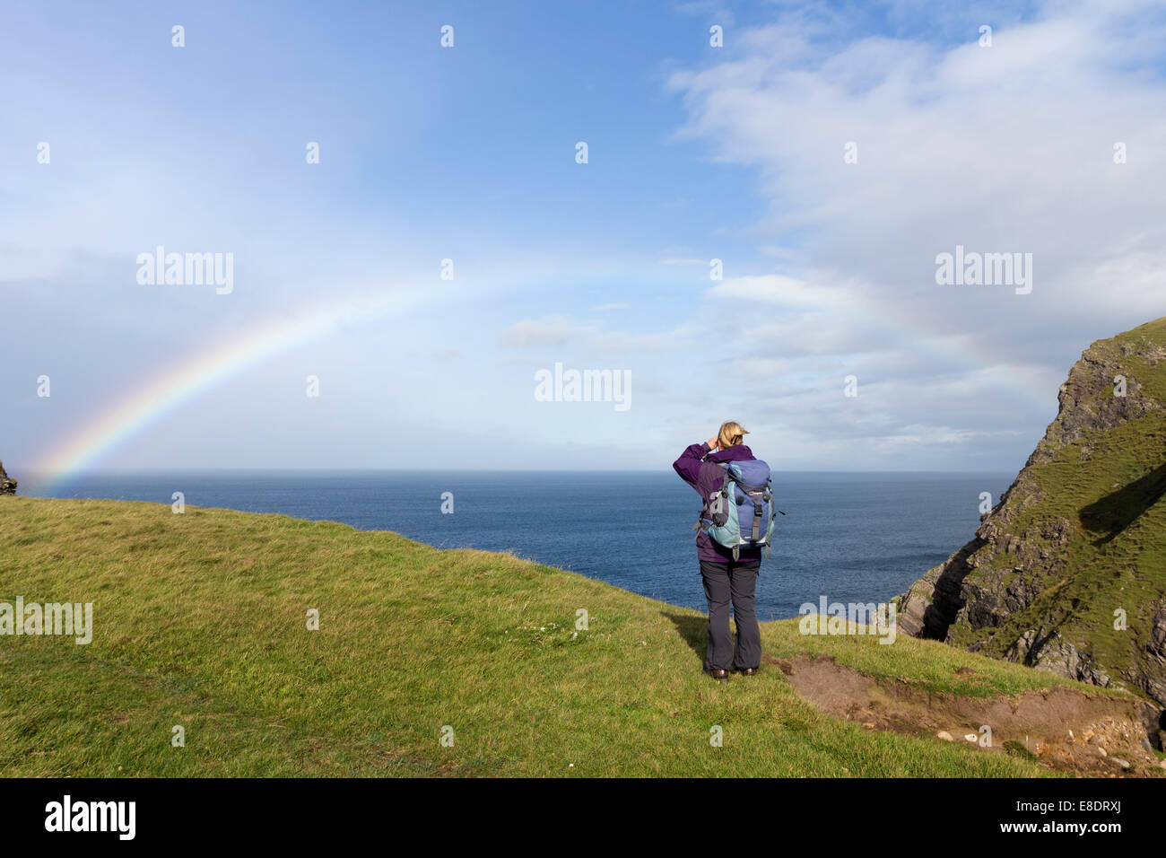 L'observation de la faune sur Faraid Head près de Durness, Sutherland, Scotland UK Banque D'Images