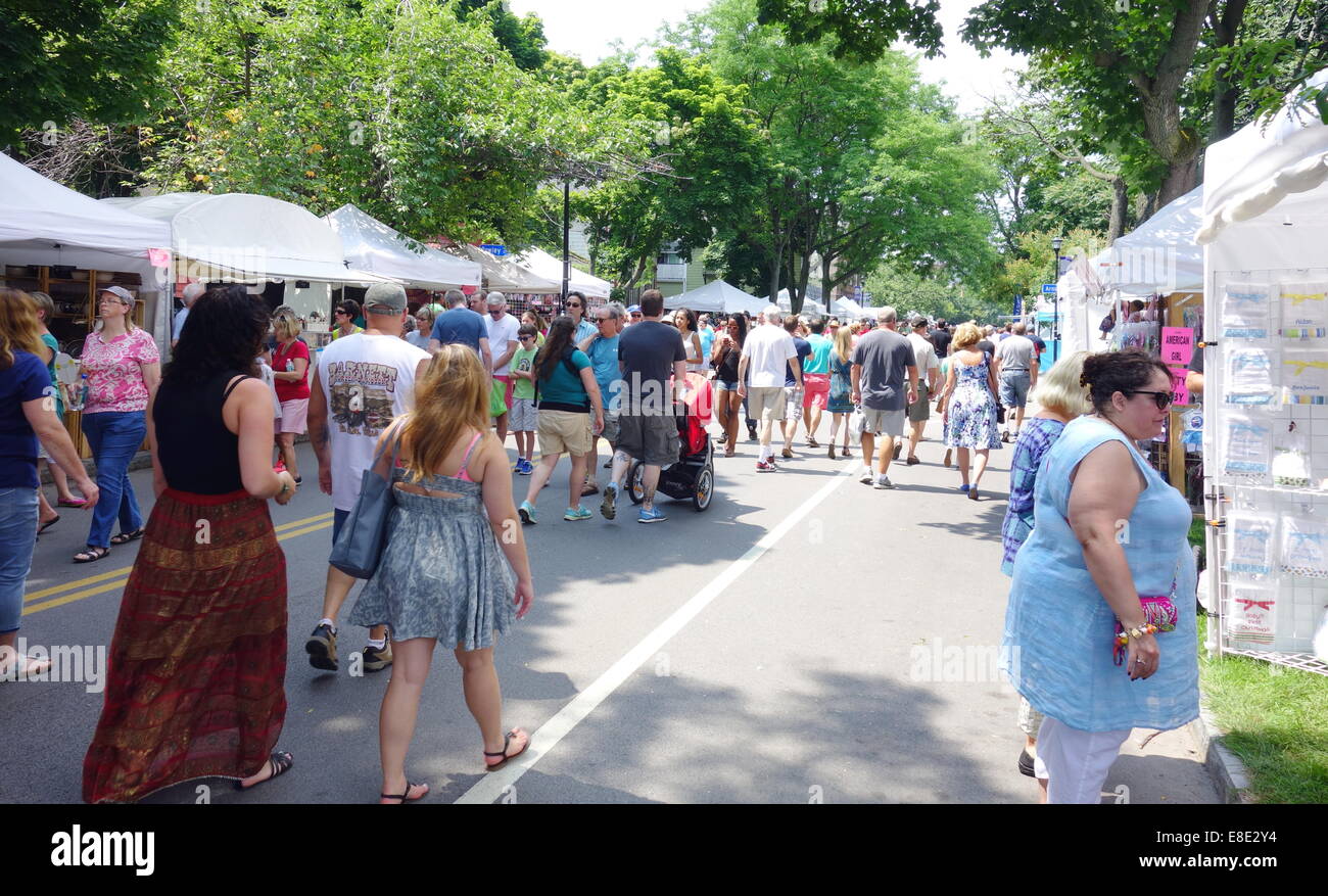 Les gens à un festival de rue à Rochester, New York Banque D'Images