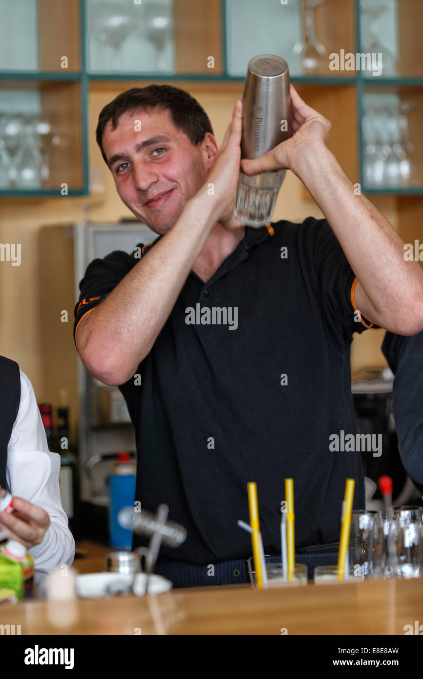 12.04.2014, l'Allemagne, Brandebourg, Teltow - 23. Brandenburgische Jugendmeisterschaften gastgewerblichen dans den Berufen im 2014 Ha Banque D'Images 12.04.2014, l'Allemagne, Brandebourg, Teltow - 23. Brandenburgische Jugendmeisterschaften gastgewerblichen dans den Berufen im 2014 Ha Banque D'Images