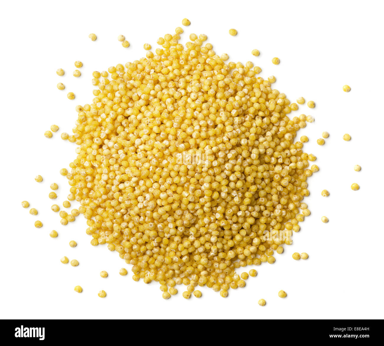 Tas de graines de millet isolated on white Banque D'Images