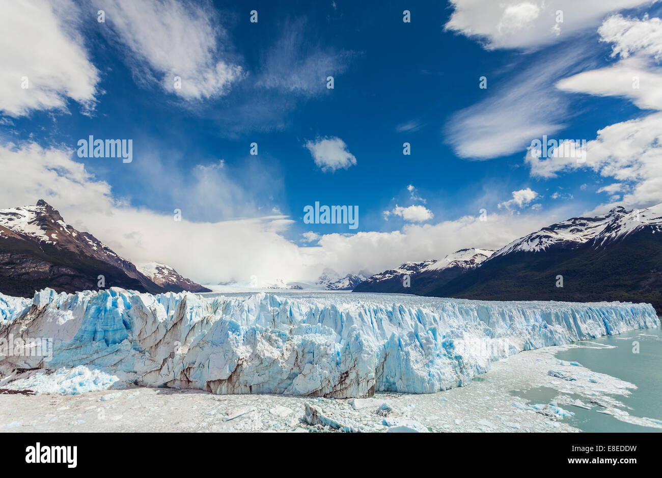 Le glacier Perito Moreno dans le Parc National Los Glaciares, en Argentine. Banque D'Images