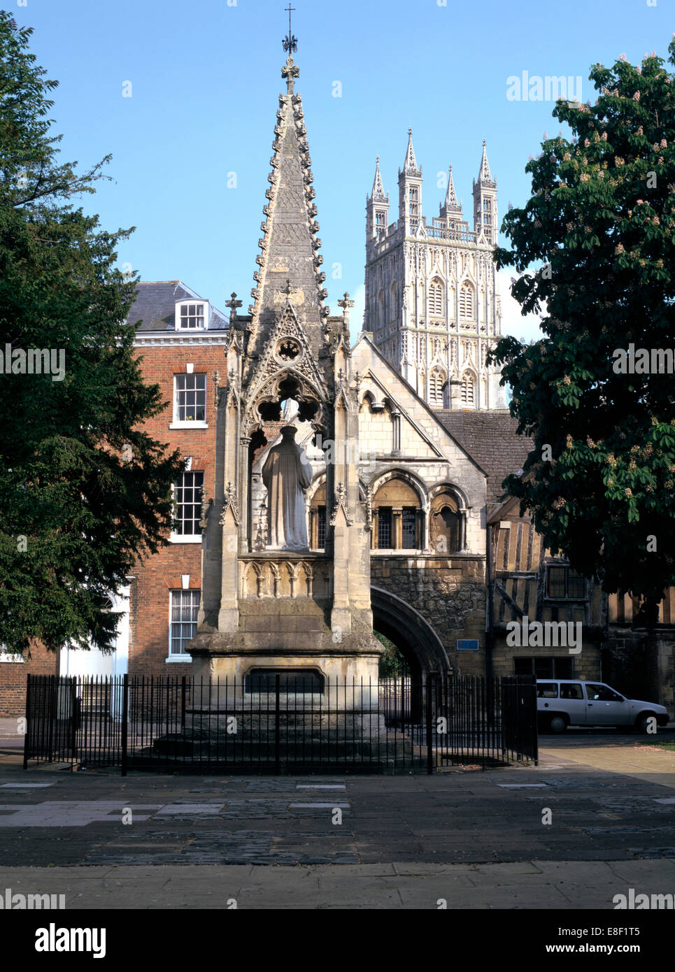 John Hooper Memorial, St Mary's Gate et de la cathédrale de Gloucester, Gloucestershire Banque D'Images