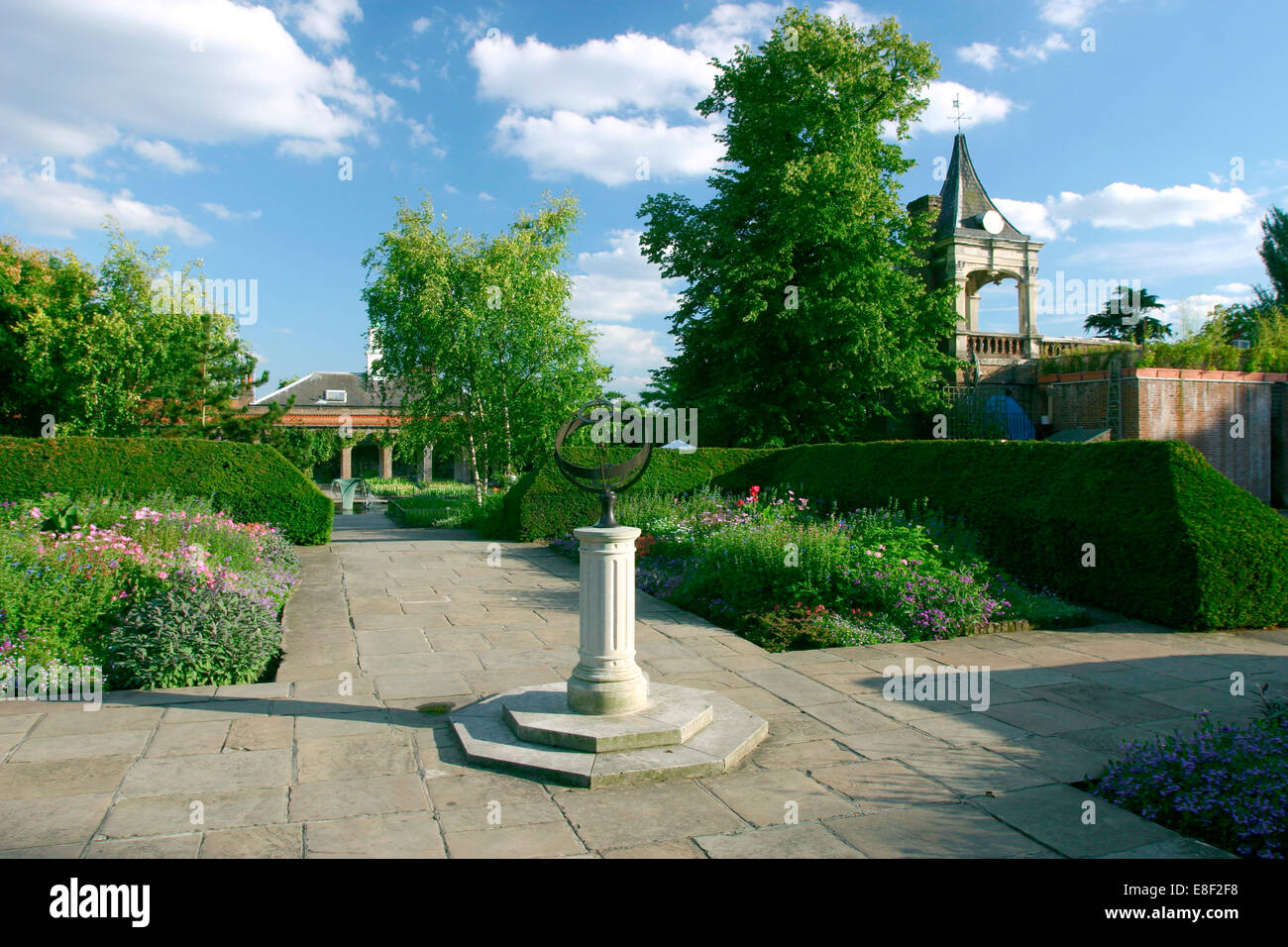 Sculpture dans Holland Park, Londres. Artiste : Peter Thompson. Banque D'Images