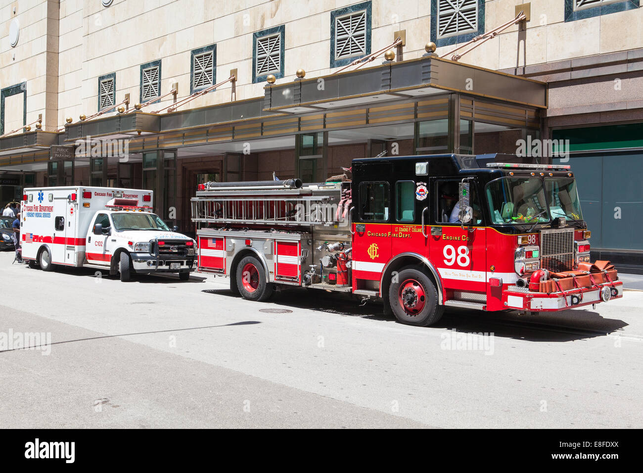 CHICAGO, USA - JUILLET 12,2013 : typique américain Voiture d'incendie municipaux à Chicago Banque D'Images