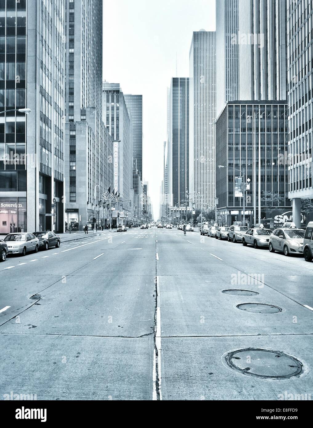 USA, l'État de New York, New York City, l'Avenue des Amériques Banque D'Images