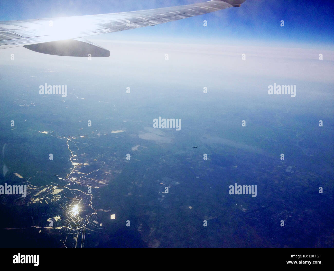 Vue d'aile d'avion à partir de la fenêtre de l'avion/à l'intérieur du véhicule Banque D'Images