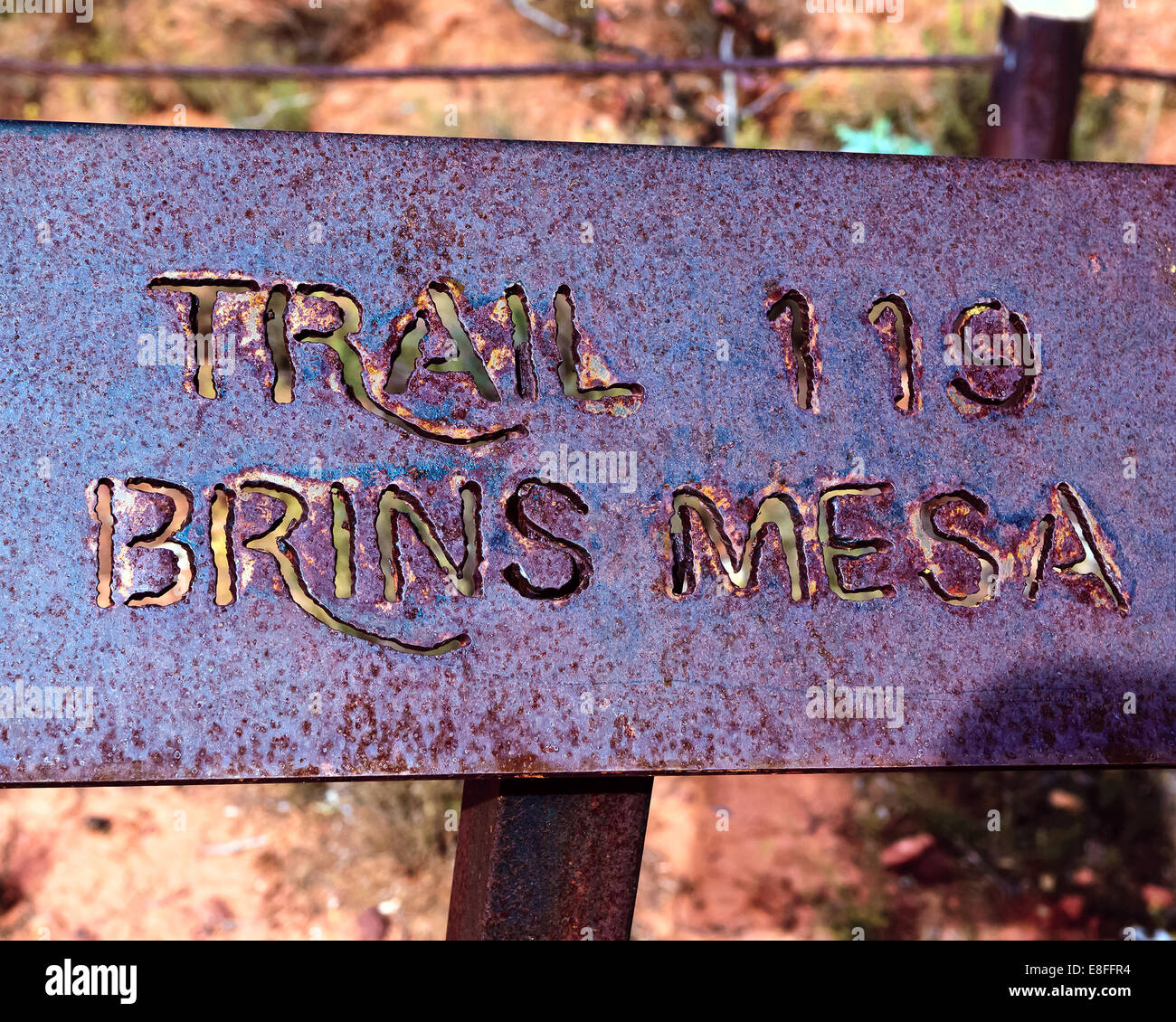 USA, Arizona, Yavapai Comté, Sedona, Brins Mesa Trail sign Banque D'Images