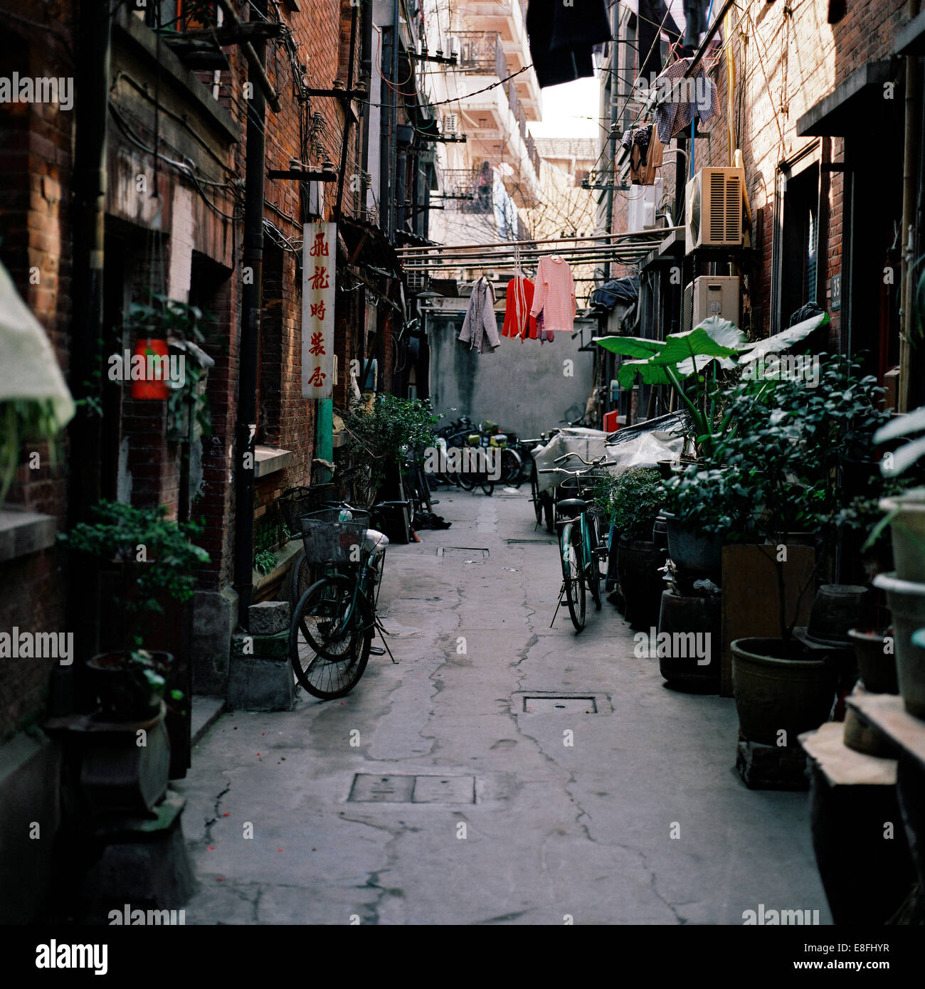 La Chine, Shanghai, rue étroite Banque D'Images