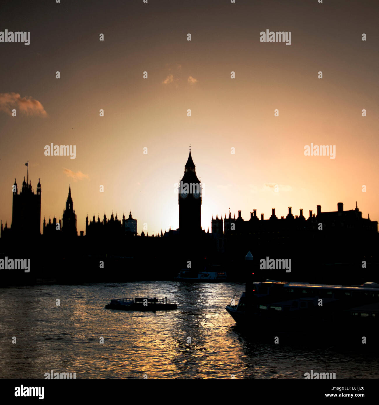 Chambres du Parlement et Big Ben au coucher du soleil, Londres, Angleterre, Royaume-Uni Banque D'Images