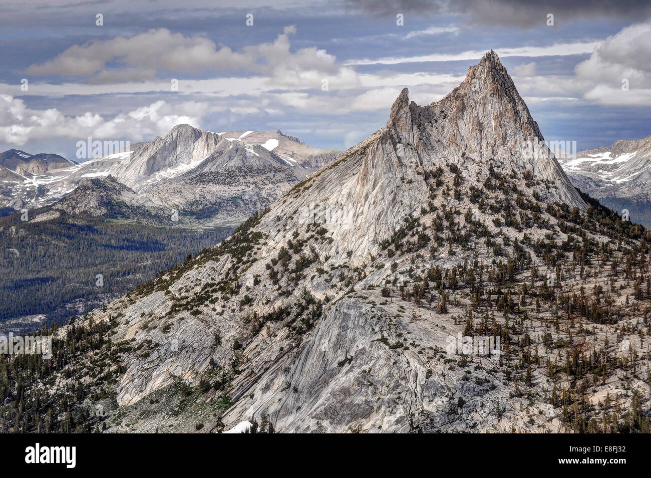 États-unis, Californie, Yosemite National Park, Cathedral Peak et le Mont Conness Banque D'Images