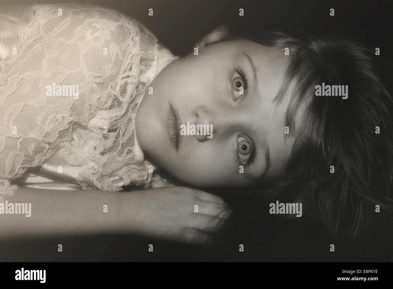 Portrait of Girl lying down Banque D'Images