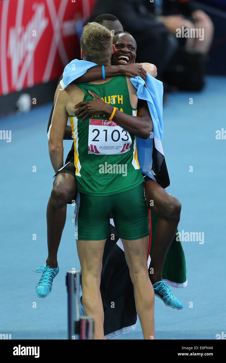 Nijel Amos (BOT) remporte la médaille d'or et célèbre - Mens 800m Final. Athlétisme - Hampden Park - Glasgow - Royaume-Uni - 31/07/2014 - Co Banque D'Images