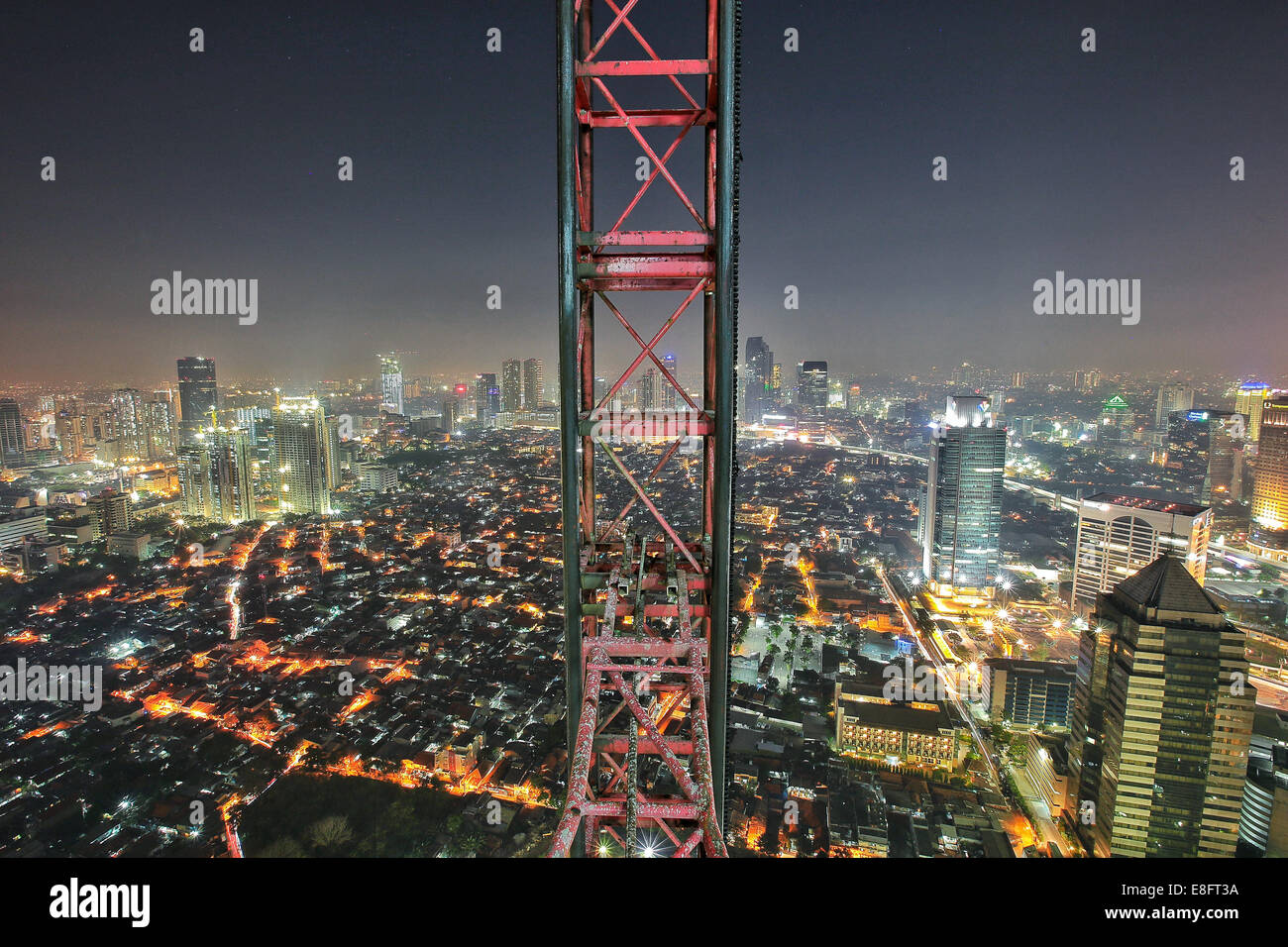 City skyline at night, Jakarta, Indonésie Banque D'Images