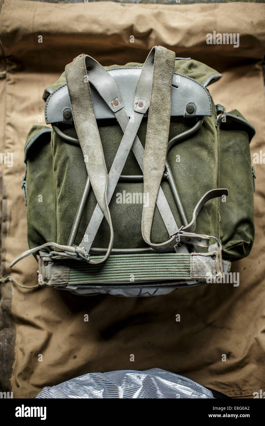 L'armée suisse en toile et cuir sac à dos mountain pack Photo Stock - Alamy