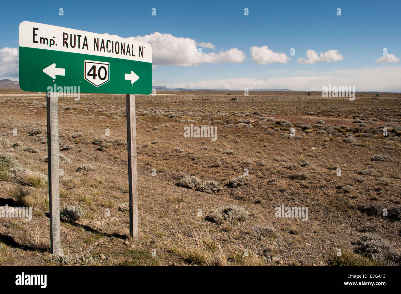 L'Argentine, ruta nacional 40 : le signe de la célèbre route nationale 40 en Patagonie, la route qui traverse l'ensemble du pays Banque D'Images