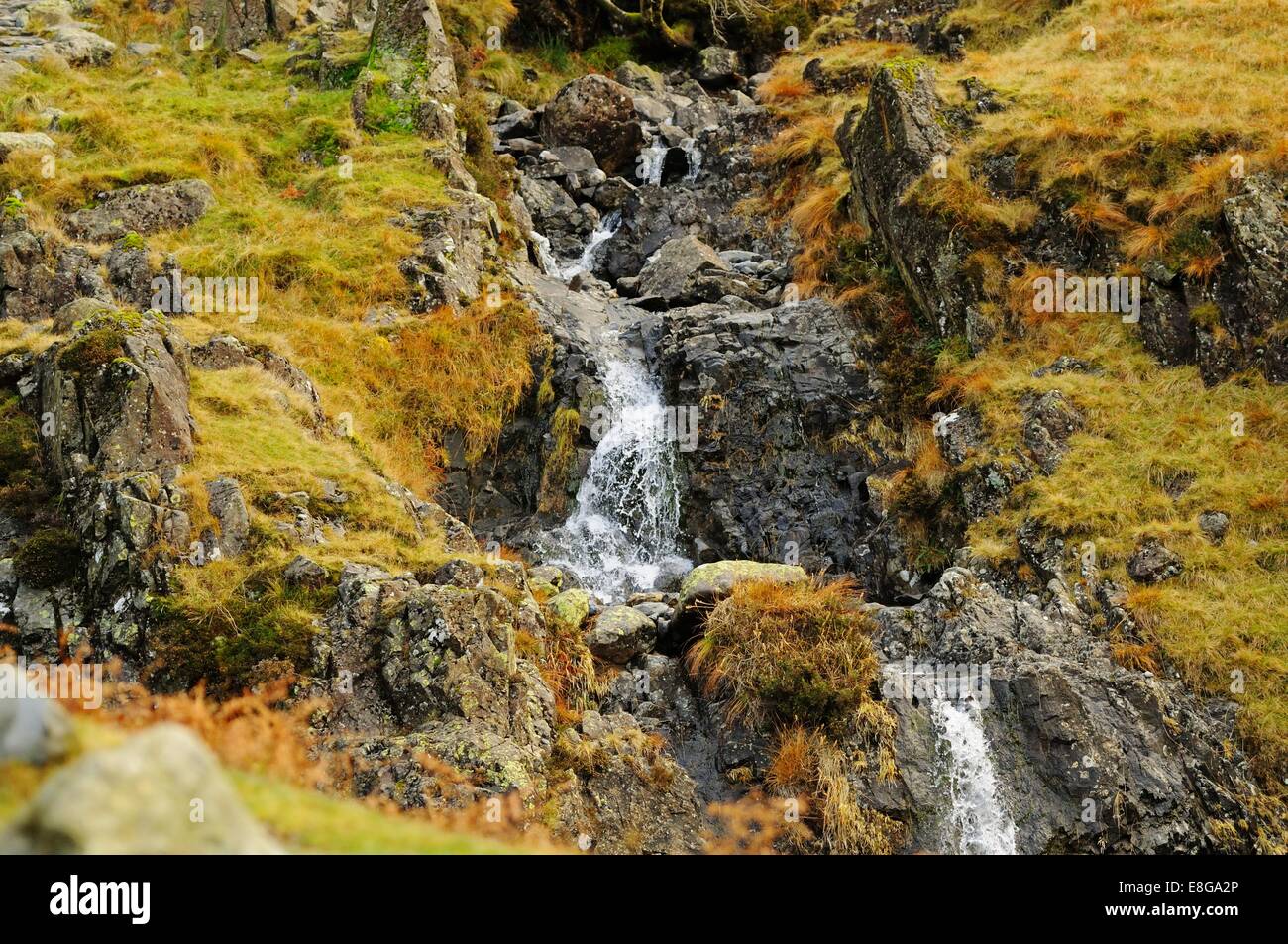 Une cascade de montagne cascadant de Ben Nevis en Ecosse Banque D'Images