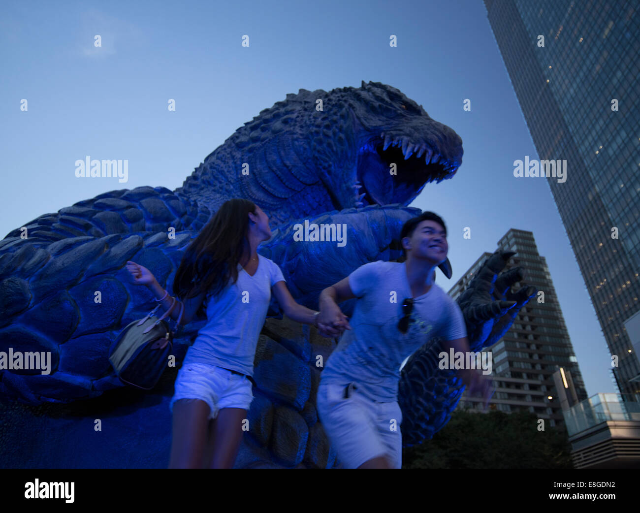 6,6 mètres à Godzilla Tokyo Midtown's garden à Roppongi Tokyo. La célébration du 60ème anniversaire de première "Godzilla'' film en 1954 Banque D'Images