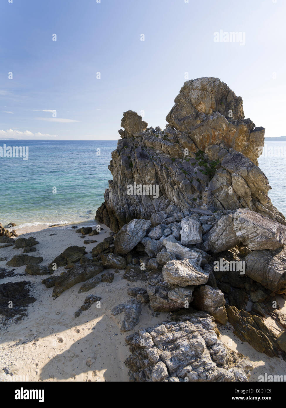 Saki Motobu beach alias Gorilla Chop - spot de plongée populaire près de Motobu, Okinawa, Japon Banque D'Images