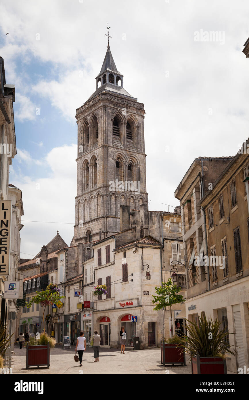 L'église Saint Léger à Cognac en France. Banque D'Images